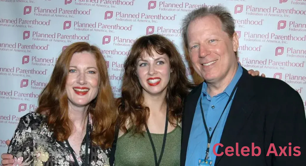 Anna Geisslinger with mother Annette O'Toole and family